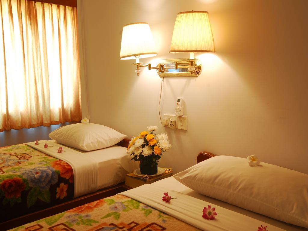 Amazing Kaytu Hotel Taungoo ภายนอก รูปภาพ